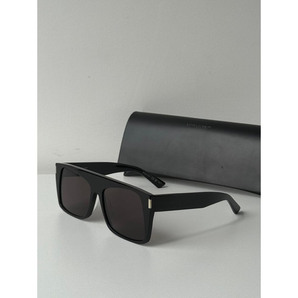 NEW Saint Laurent SL651 Vitti Oversized Sunglasses in Black - Picture 6 of 7